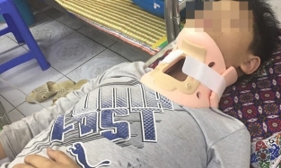 Đánh nhau trên đường đi học về, học sinh lớp 4 bị co giật phải nhập viện