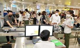 Một tuần có 4 vụ trộm điện thoại, đồng hồ ở sân bay