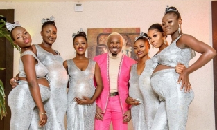 Người đàn ông dẫn 6 bạn gái đang mang bầu với mình đi ăn cưới