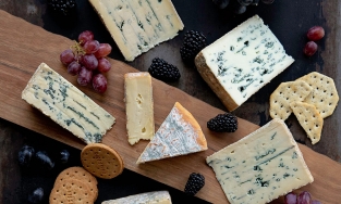 4 loại phô mai xanh nổi tiếng nhất thế giới, thử một lần rất khó quên