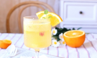 Cách làm nước trái cây mát lạnh để giải khát từ nước khoáng có ga