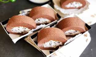 Công thức làm bánh cuộn socola siêu ngon tại nhà không hề khó