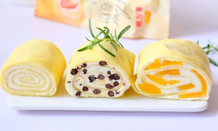Cách làm bánh crepe cuộn kem tưởng khó mà hoá ra dễ không tưởng