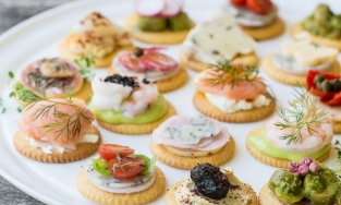 Canapé - Món ăn tinh tế để mở màn cho buổi tiệc sang chảnh