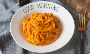 Cách làm mì Ý sốt bí đỏ kem nấm lạ miệng cả người lẫn trẻ nhỏ đều thích