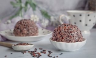 Cách làm thạch nếp cẩm cốt dừa lạ miệng cho ngày cuối hè