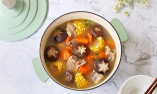 Cách nấu canh sườn ngô nấm ngon, giàu dinh dưỡng cho cả nhà