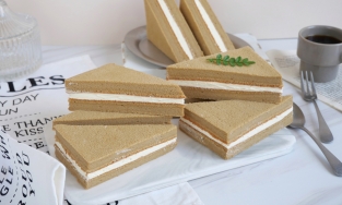 Cách làm bánh bông lan kẹp kem vị cà phê dễ làm, chiều được sở thích cả nhà