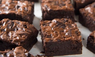 Công thức chuẩn làm bánh brownies mềm ẩm thơm ngon