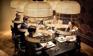 'Bữa tối đèn lồng Tokyo' giải pháp ăn uống sáng tạo trong mùa dịch tại Nhật Bản