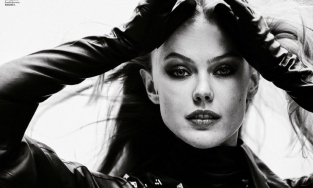 Người mẫu Frida Gustavsson: Từ 'nàng thơ' của làng thời trang đến nữ diễn viên đầy triển vọng 