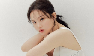 'Adele xứ Hàn' Lee Hi lấy lại vóc dáng ngoạn mục nhờ uống 3 cốc nước này mỗi ngày