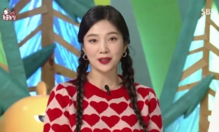 Đổi sang style 'cưa sừng làm nghé', Joy (Red Velvet) bị netizen chê diện nguyên đồ ngủ lên sân khấu