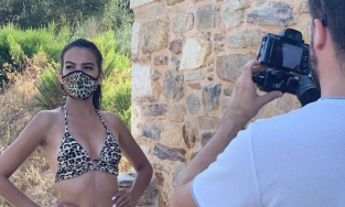 Hoa hậu Trái Đất 2020: Thí sinh đeo khẩu trang trình diễn áo tắm