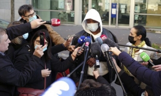 Ba cảnh sát Pháp gây sốc khi hành hung tập thể người da màu