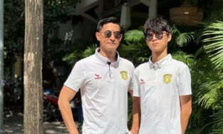 Con trai Huy Khánh: 16 tuổi cao vượt bố, sống sung túc nhưng chê... đồ hiệu