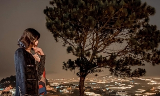 Được chồng cũ 'bão like' ảnh, tình trẻ yêu chiều, Lệ Quyên vẫn than thấy 'trống rỗng'