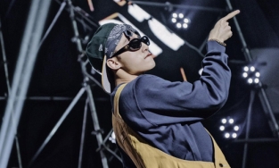 Sơn Tùng nửa đêm bình luận dạo, leo luôn top trending 