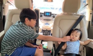 Đàm Thu Trang khoe ảnh Subeo chăm Suchin, thái độ ái nữ chiếm trọn spotlight