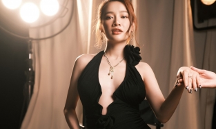 Cận cảnh nhan sắc 'mẹ bầu' Nhã Phương ở tháng cuối thai kỳ, tăng 8kg vẫn xinh đẹp rạng rỡ