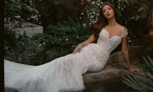 Dân tình tò mò chờ ngày hỷ của Minh Tú, nhưng trước đó siêu mẫu cũng không ít lần mặc váy cưới