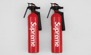 Tung ra gạch nung, bình cứu hoả - Supreme biết bao giờ mới thôi khiến tín đồ thời trang bối rối