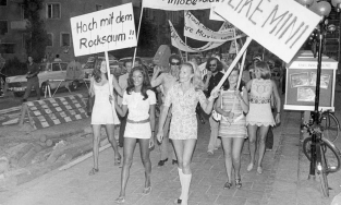 Trước khi trở thành xu hướng, 5 items thời trang này từng là những đứa con ghẻ của giới thời trang