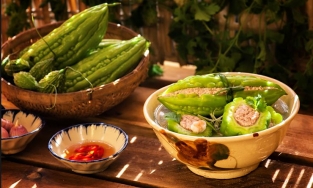 Tại sao người miền Nam lại chọn canh khổ qua để ăn trong năm mới?