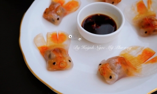 Mẹ Việt hướng dẫn cách làm há cảo tôm thịt hình cá vàng vô cùng sống động