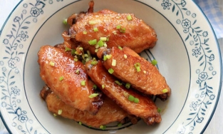 Cách làm cánh gà om coca ngon đến mức bao nhiêu cơm cũng ăn hết veo