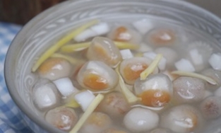 Cách nấu chè bột lọc heo quay chuẩn vị Huế ngay tại nhà