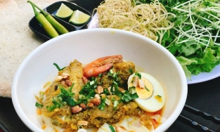 Cách nấu mì Quảng gà chuẩn vị miền Trung cực đơn giản mà lại ngon miệng