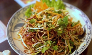 Cách làm nộm hoa chuối đảm bảo người khó tính mấy cũng gật đầu khen ngon