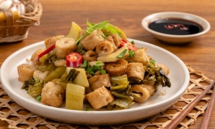 Cách làm lòng heo xào cải chua giòn giòn, lạ miệng, ăn vào dễ nghiền 