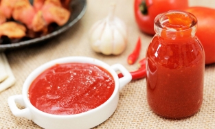 Cách làm tương ớt cay, thơm, sánh mịn, chấm ngon mà ăn bún phở cũng ngon