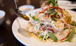 5 món gỏi ngon từ hành tây hấp dẫn, dễ làm