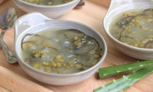 Cách nấu chè đậu xanh nha đam không đắng, không nhớt, giải nhiệt hiệu quả