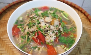 Cách làm canh hoa chuối nấu thịt lợn đậm đà, hấp dẫn lại giải ngán cho cả gia đình