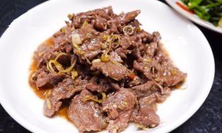 Không tránh 4 sai lầm này chắc chắn xào thịt bò sẽ luôn dai và kém hấp dẫn