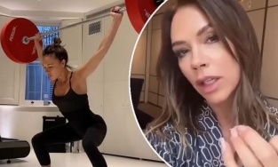  Victoria Beckham sở hữu tấm lưng tuyệt mỹ ở tuổi 48: Bí quyết của bà nội tương lai là đây