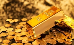 Giá vàng hôm nay 7.4: Vàng thế giới giảm, SJC bám sát ngưỡng 69 triệu đồng/lượng