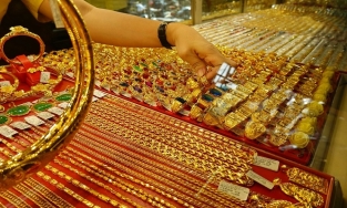 Giá vàng hôm nay 5.5: Vàng thế giới tăng vọt khi Fed bác bỏ khả năng tăng lãi suất 75 điểm