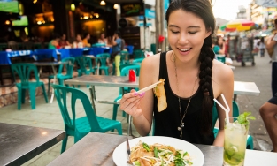 Đi du lịch ăn đồ ăn bản địa - trải nghiệm nếu bỏ lỡ sẽ tiếc vô cùng