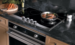 10 cấm kỵ bà nội trợ cần thuộc lòng để bề mặt bếp điện luôn bền đẹp