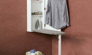 Mách bạn những không gian giấu bàn là quần áo cực gọn