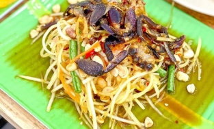 Gỏi đu đủ Thái, món ăn đang khiến người Sài Gòn mê tít