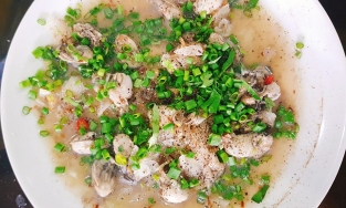 Về đất 'hoa vàng cỏ xanh', ăn loạt đặc sản siêu ngon từ hàu