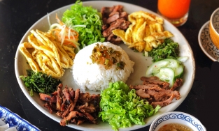 Loạt món đặc sản Việt Nam có tên lạ lùng nhưng ăn ngon miễn bàn