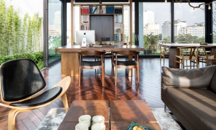 Khu văn phòng bao quanh bởi vườn cây xanh mát với chi phí cải tạo 1,5 tỷ