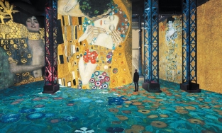 Xem “Emily in Paris” nhớ  “note” lại những địa điểm này để hết dịch còn vi vu